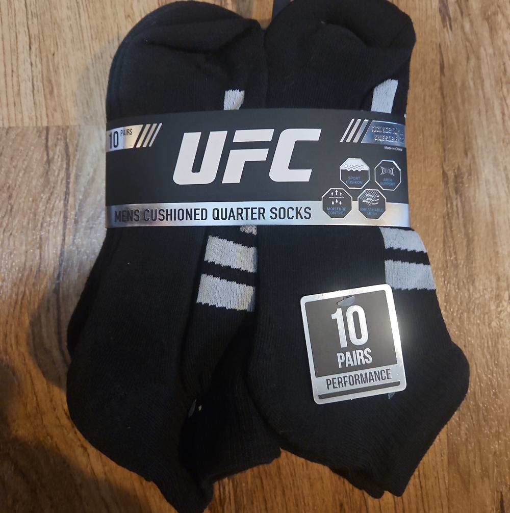 UFC Men's Cushioned Quarter Socks - Black with White Accents (10 Pack)